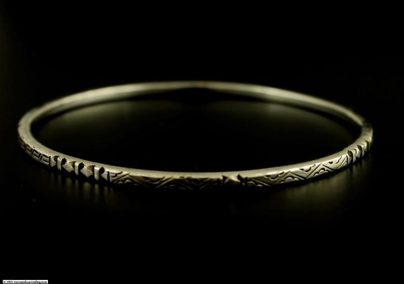 Zilveren Armband Met Diverse Patronen