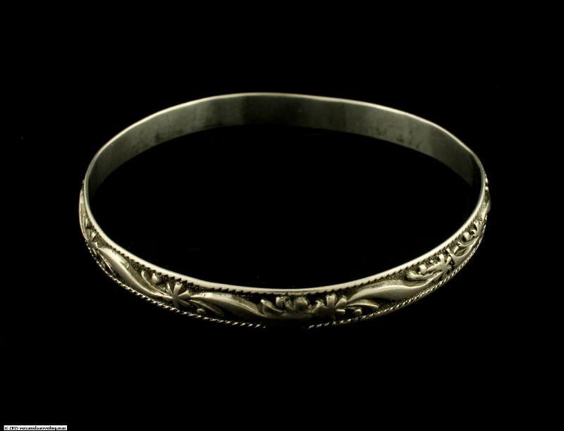 Zilveren Armband Met Sierlijke Bewerking