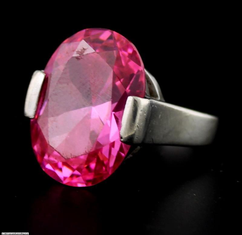 Zilveren Ring Met Roze Ovaal Geslepen Siersteen