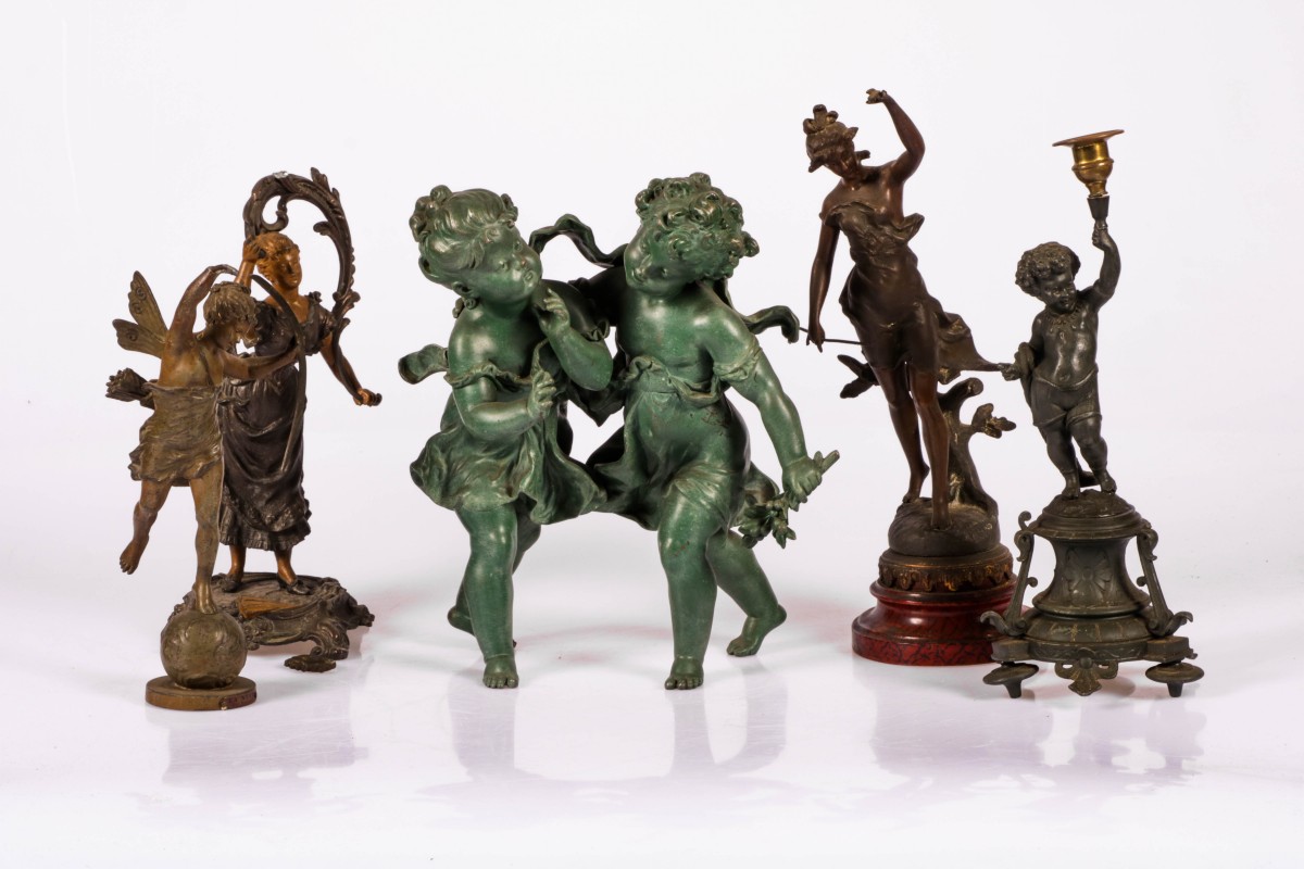 Een lot diversen sculpturen, eind 19e eeuw.
