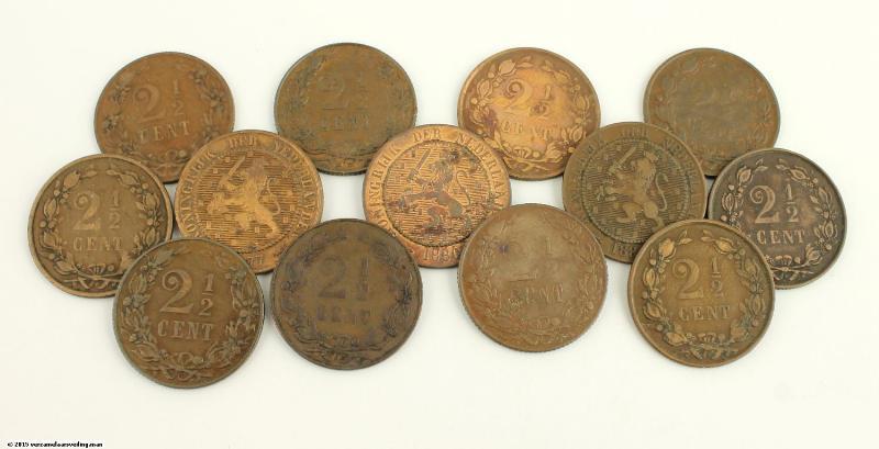 Lot: 2 1/2 cent Wilhelmina 1877 - 1906. Varieert tussen Fraai en Zeer Fraai / Prachtig.