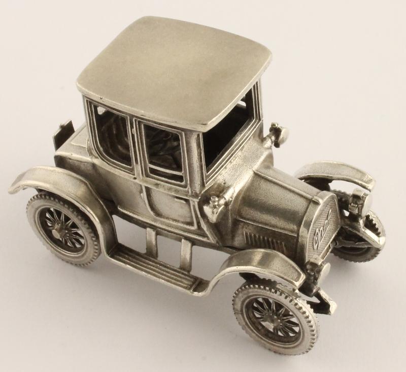 Zilveren Miniatuur Oldtimer