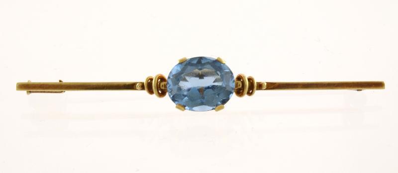 Geelgouden broche bezet met aquamarijn, 14 karaat
