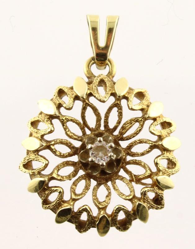 Geelgouden hanger bezet met een briljant geslepen diamant, 14 karaat