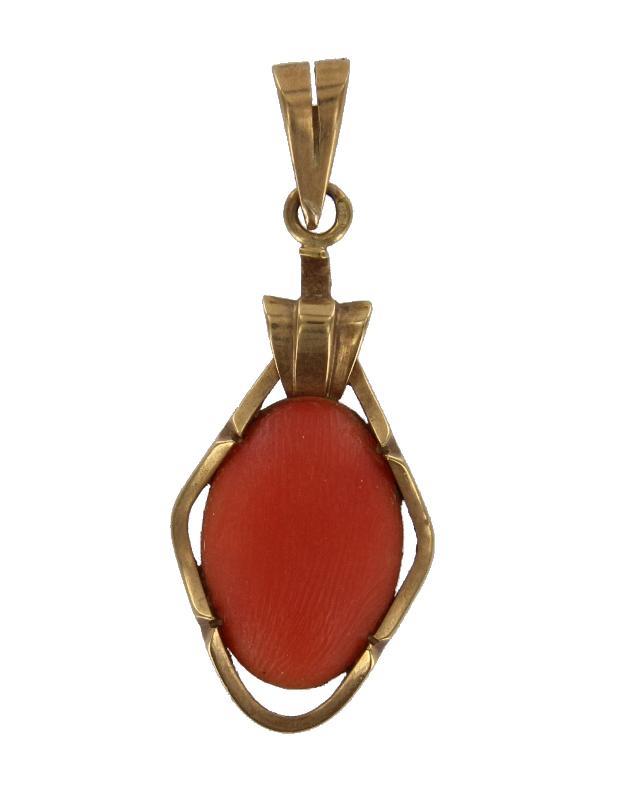 Geelgouden hanger, bezet met bloedkoraal, 14 karaat