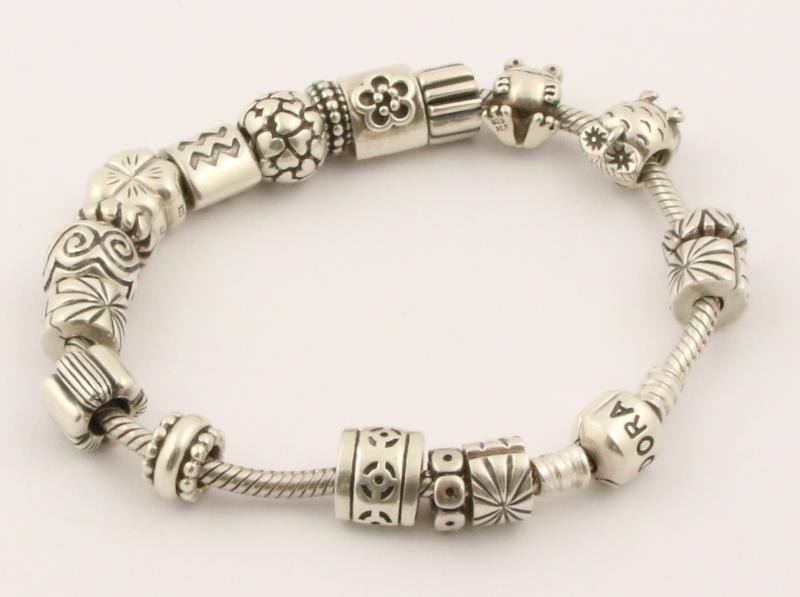 Pandora armband met 14 bedels en 4 stoppers, 1e gehalte zilver