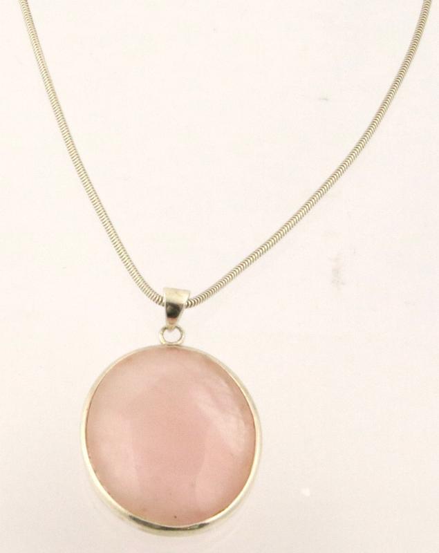Zilveren ketting met hanger bezet met rozenkwarts