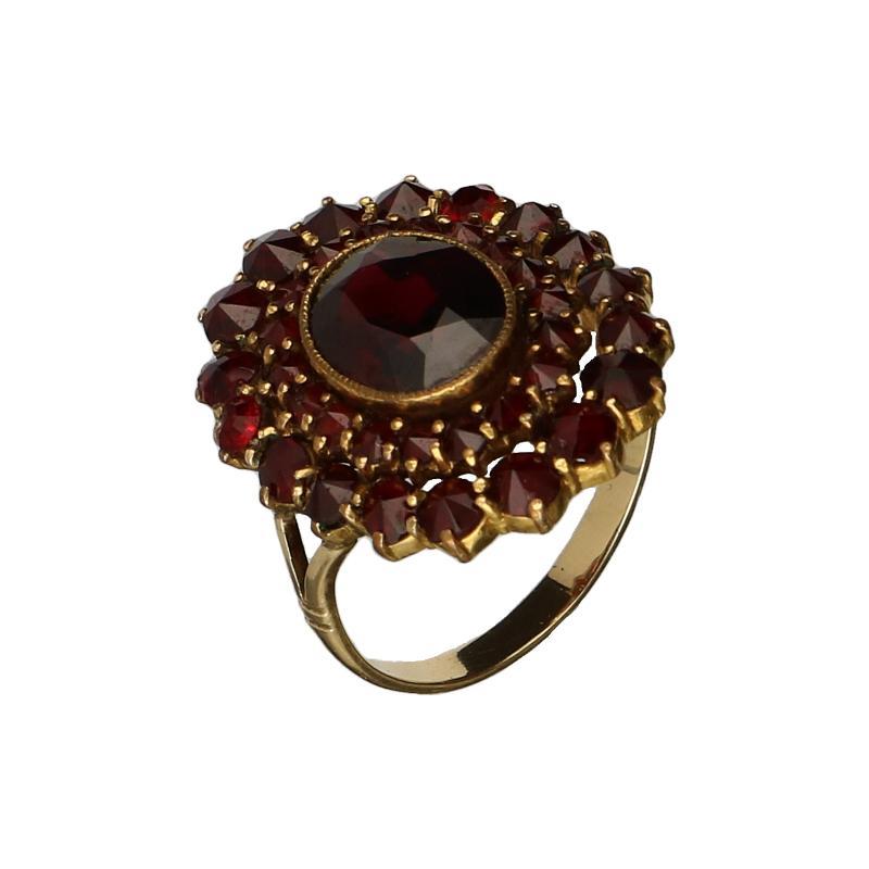 Geelgouden ring bezet met glasgranaat, 14 karaat