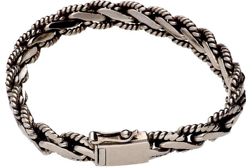 Zilveren armband gevlochten motief voorzien van schuifslot