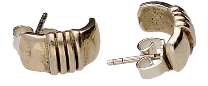 Zilveren oorstekers bezet met ribbels