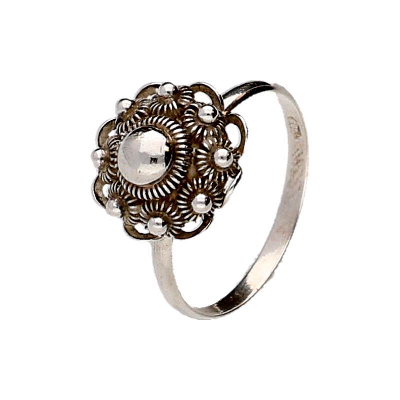 Zilveren ring bezet met Zeeuwse knoop 