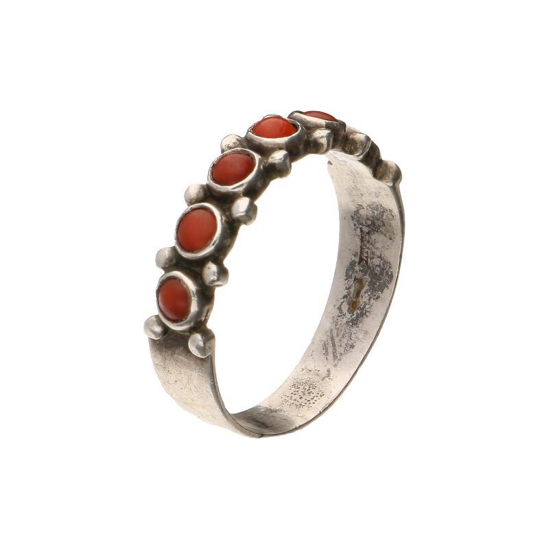 Zilveren ring met bloedkoraal