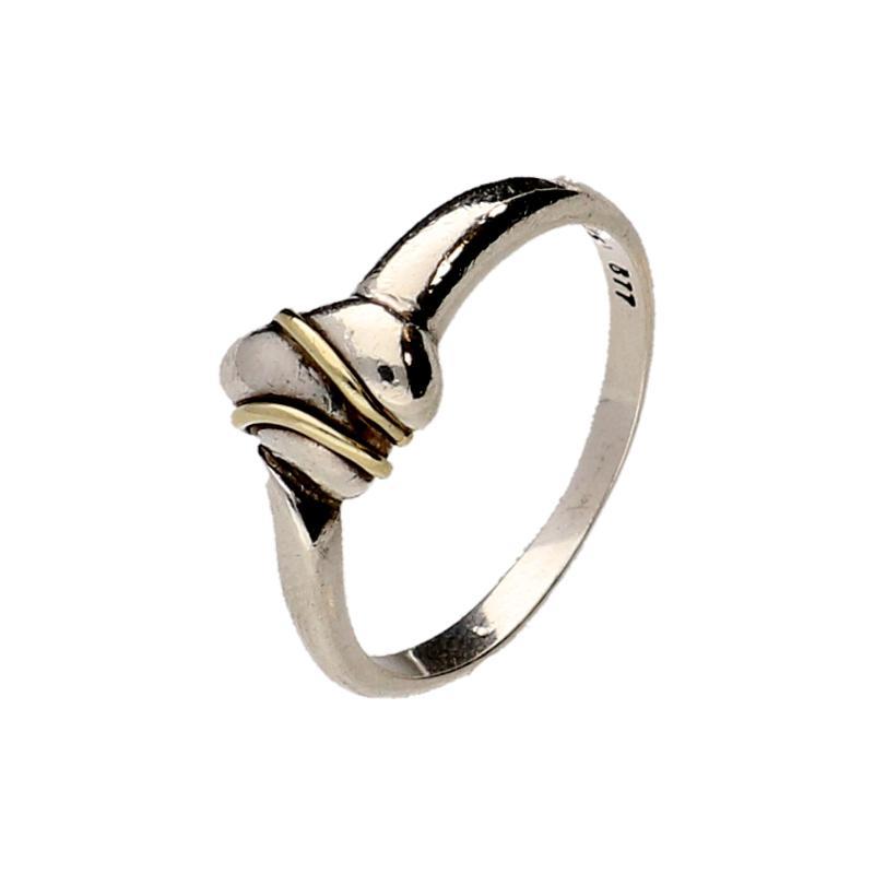 Zilveren ring met bewerkte knop