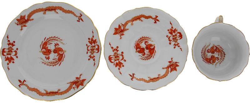 Meissen "Rich court Dragon red" koffie kop met schoteltjes (3 dlg)