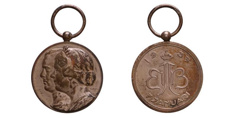 1937. Huwelijksmedaille Juliana en Bernhard.