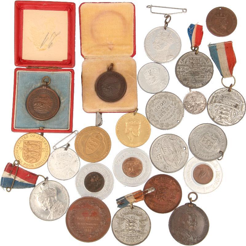 Lot (23) Diverse Engelse penningen.