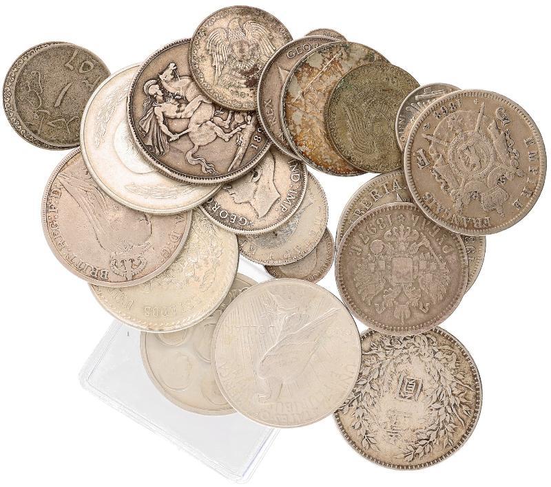 Lot silver coins e.g. Serbia 3 Dinara 1915. XF 350 grams.