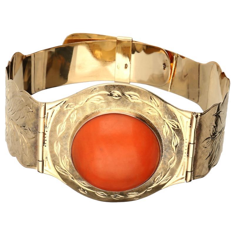 Geelgouden armband bezet met bloedkoraal, 14 karaat. 