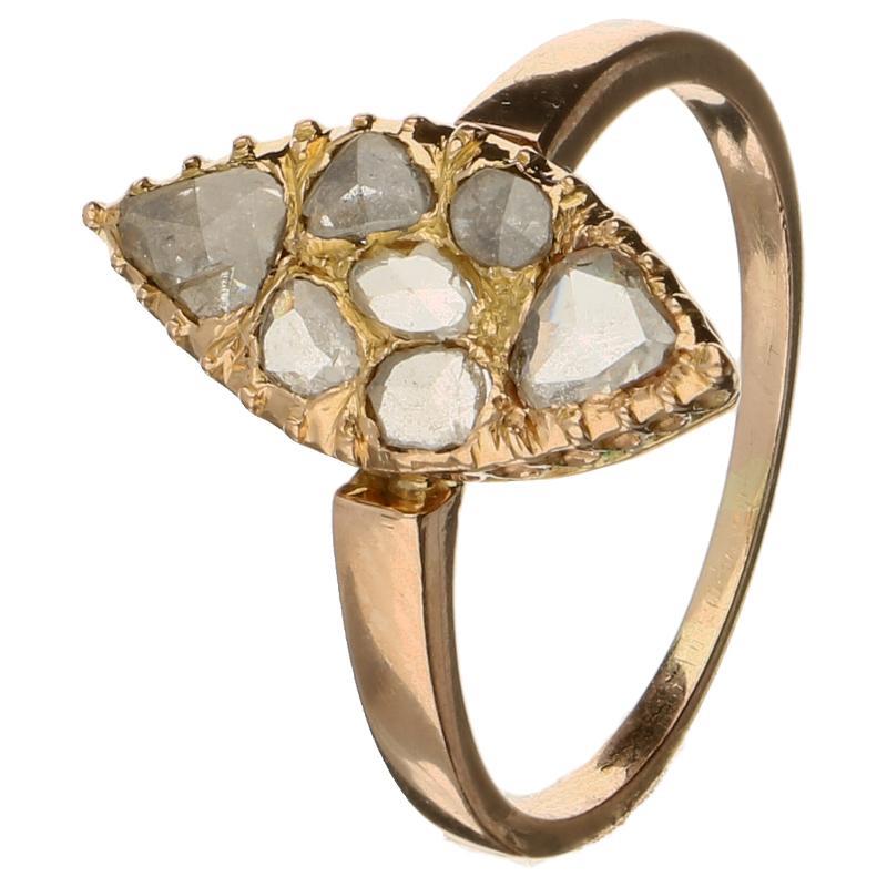 Geelgouden ring bezet met 7 roos geslepen diamanten, 14 karaat. 