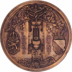 1904. Nederland. Koningin-Moeder bezoekt 's Rijks munt.