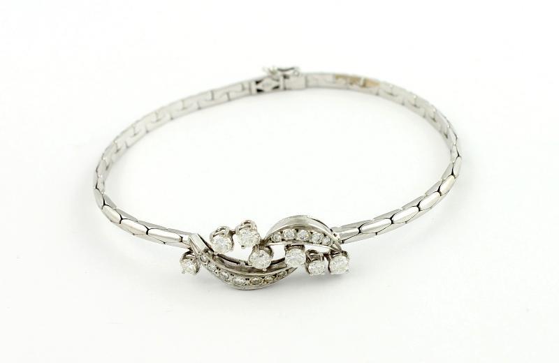 Witgouden armband bezet met briljant geslepen diamanten, 18 karaat                                                                                                                                                                                             