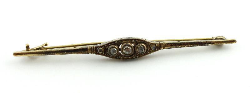 Geelgouden broche bezet met roos geslepen diamanten, 14 karaat.                                                                                                                                                                                                