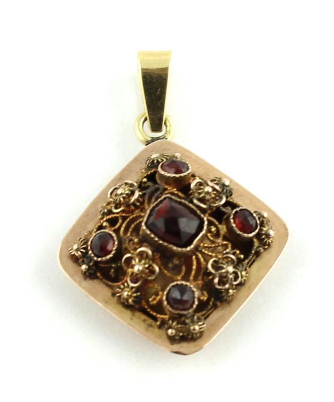 Geelgouden hanger, bezet met glasgranaat, 14 karaat                                                                                                                                                                                                            