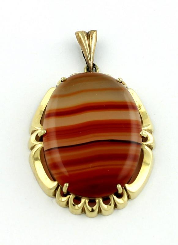 Geelgouden hanger bezet met agaat, 14 karaat                                                                                                                                                                                                                   