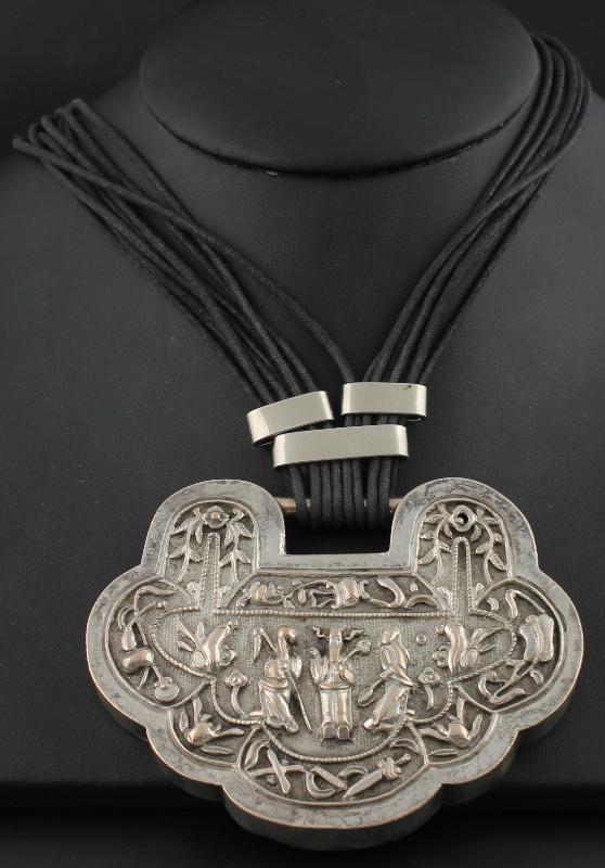 Zilveren Amulethouder                                                                                                                                                                                                                                          