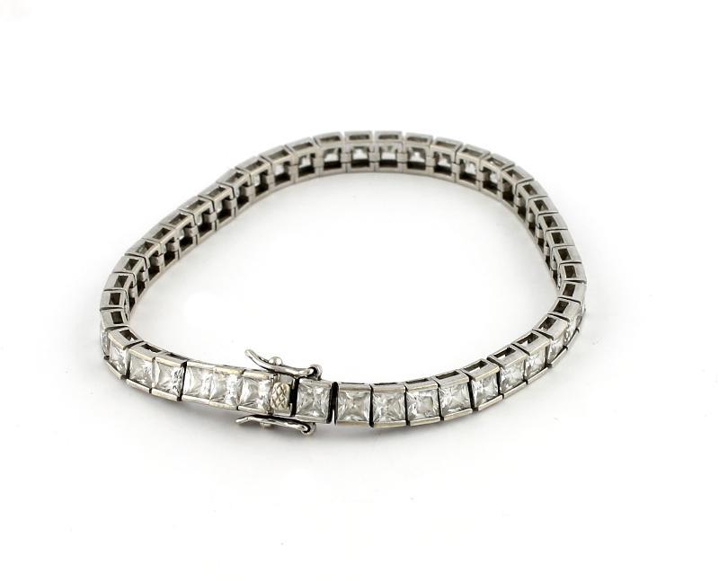 Zilveren Tennis Armband Met Sierstenen                                                                                                                                                                                                                         