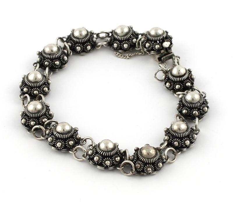 Zilveren Armband Met Zeeuwse Knopen                                                                                                                                                                                                                            
