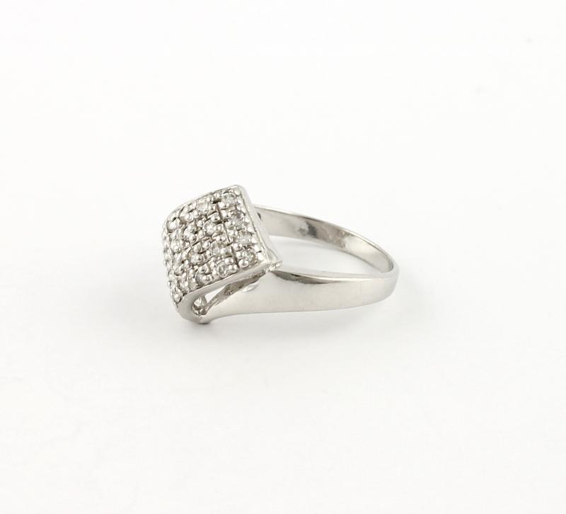 Zilveren Ring Met Briljant Geslepen Zirkonen                                                                                                                                                                                                                   
