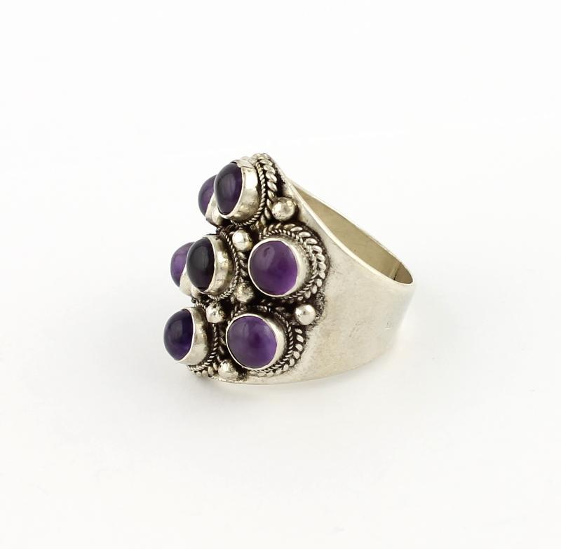 Zilveren Exclusieve Ring Met 7 Sierstenen                                                                                                                                                                                                                      