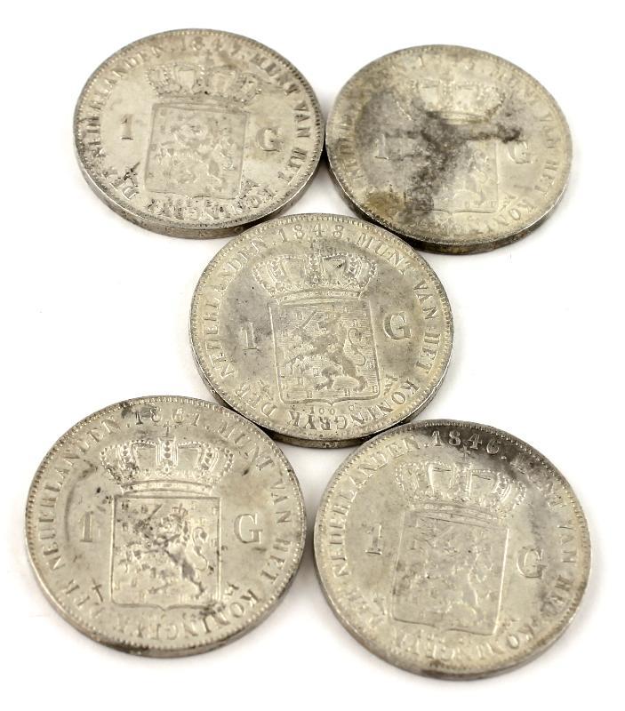 1 gulden Willem II en Willem III Lot: 5x 1 gulden. Varieert tussen Zeer Fraai tot Prachtig / FDC.                                                                                                                                                              