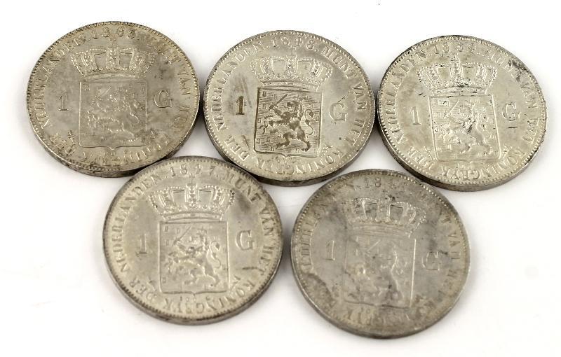 1 gulden Willem II en Willem III Lot: 5x 1 gulden. Varieert tussen Zeer Fraai tot FDC.                                                                                                                                                                         