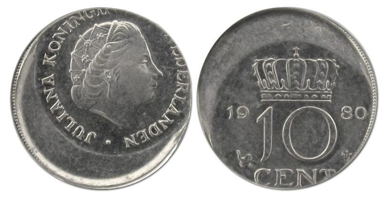 10 cent Juliana 1980 excentrisch geslagen. Prachtig.                                                                                                                                                                                                           