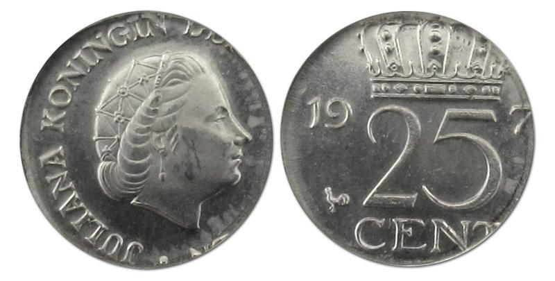 25 Cent Juliana 197- misslag geslagen op een plaatje van een dubbeltje. Prachtig.                                                                                                                                                                              