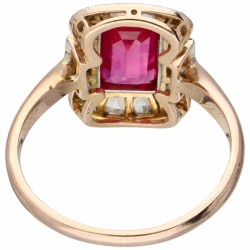 Rosegouden Art Deco ring, met 16 roos geslepen diamanten en synthetische robijn - 18 kt.