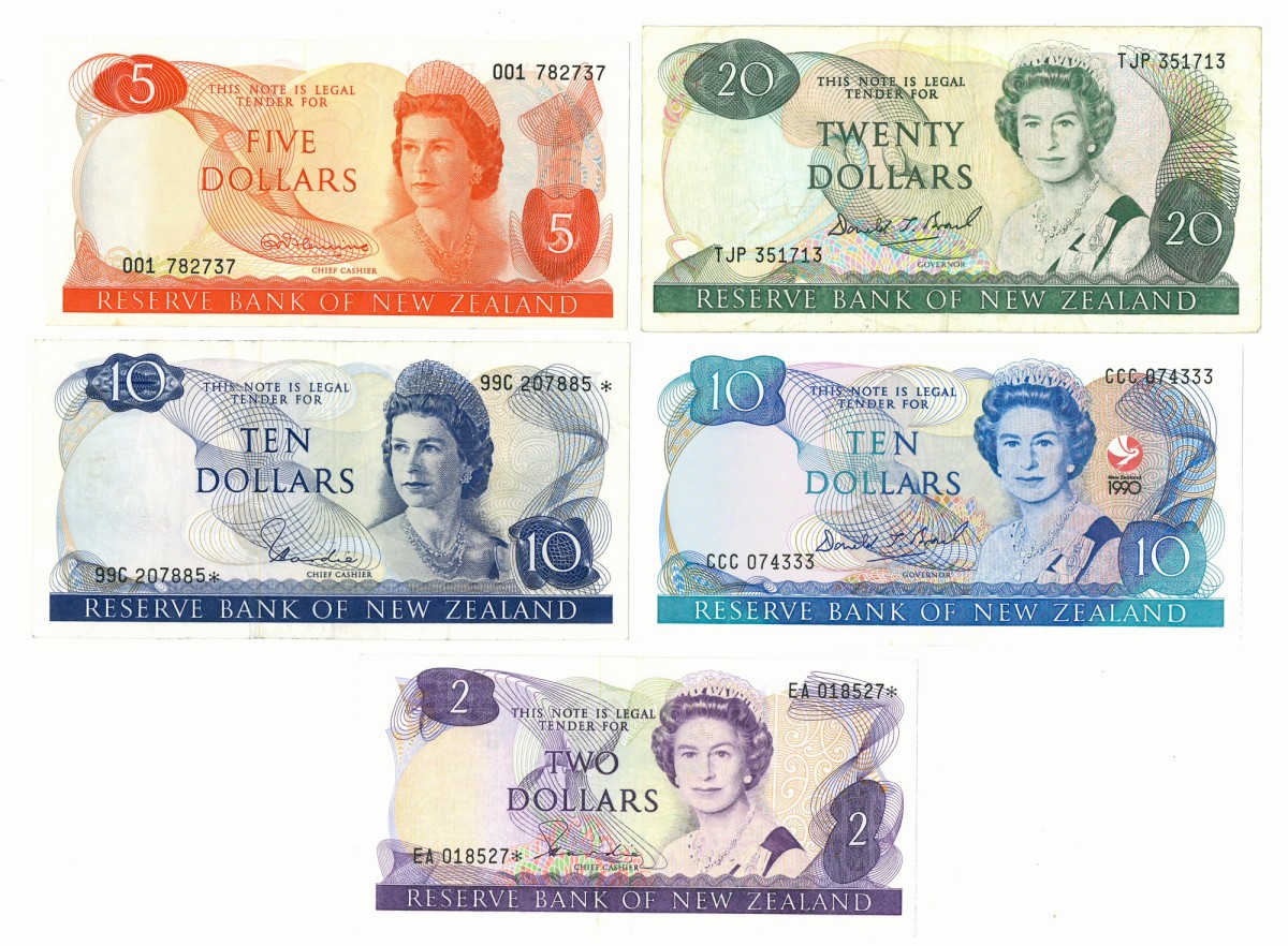 Lot 5 banknotes. - Very fine.