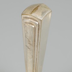 2-delig lot Art Deco & Jugendstil lakstempels, alpaca / zilver.