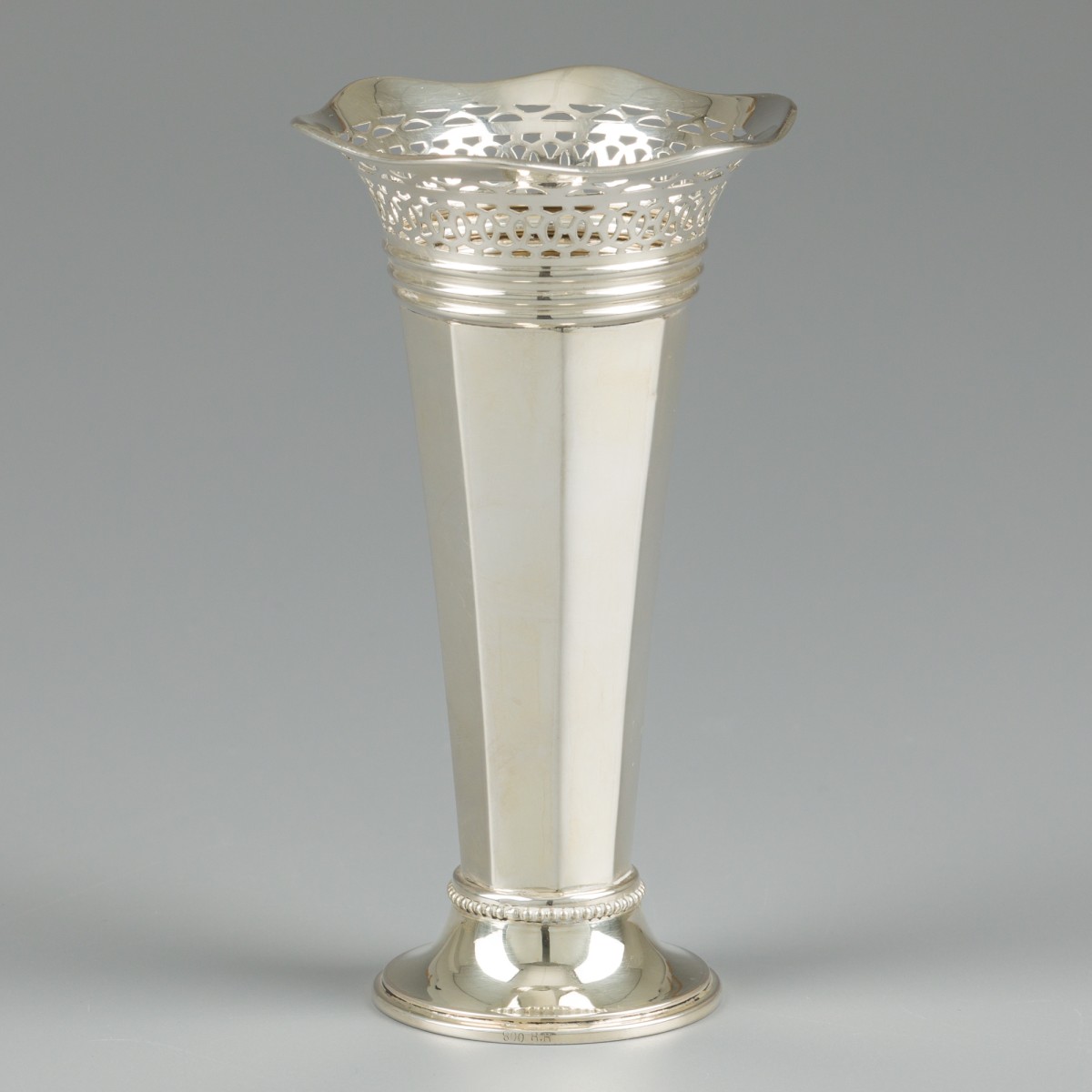 Bloemenvaas zilver.
