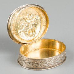 Pillendoosje zilver.