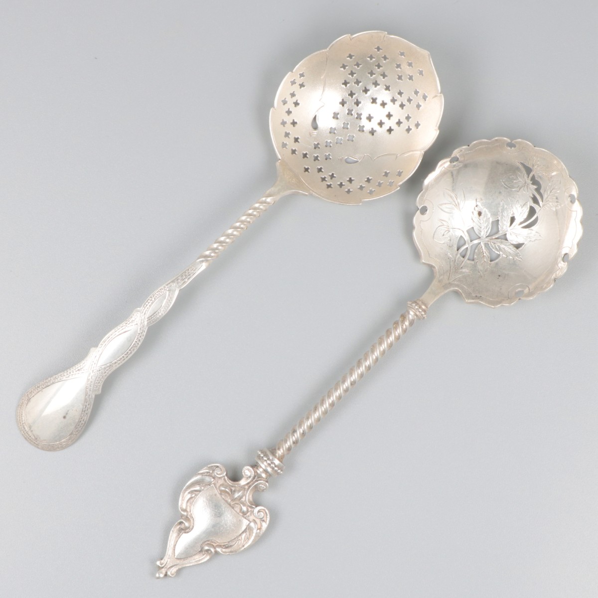 2-delig lot schepwerk zilver.