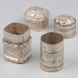 2-delig lot lodereindoosjes zilver.