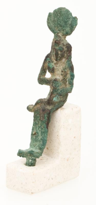 Oud Egyptisch bronzen votiefbeeldje van Isis en Horus, Late Periode (664-332 v.Chr.).