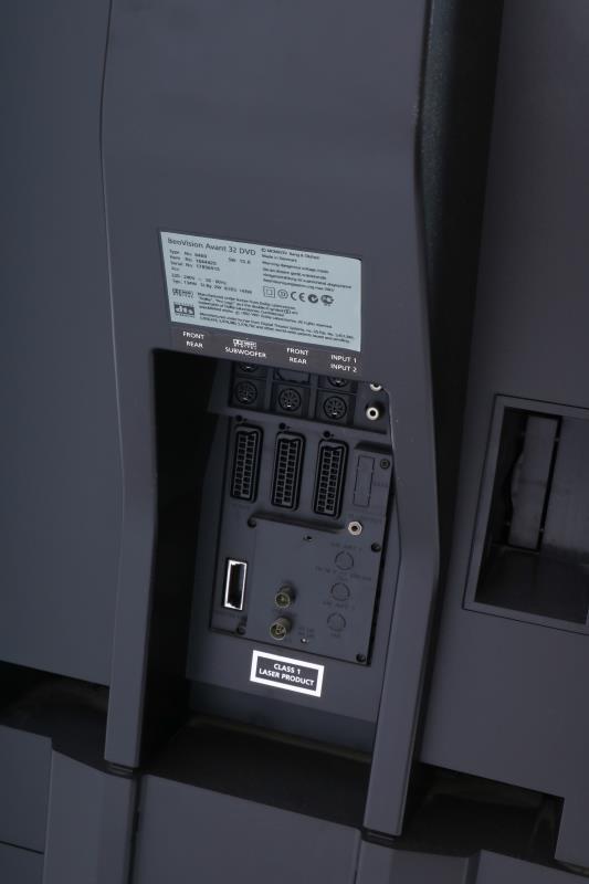 Bang & Olufsen - Beovision Avant design klassieker TV met DVD, op automatische voet en met afstandbediening, 20e eeuw.