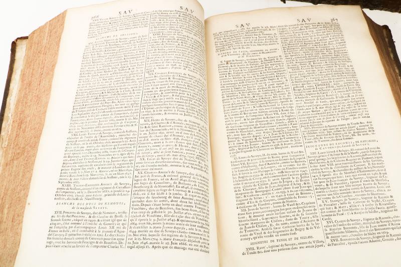Louis Moreri (1643-1680) - Le grand dictionnaire historique ou Le mélange curieux de l'histoire sacrée et profane . - 7 dlg. Frankrijk, 1725/1735.
