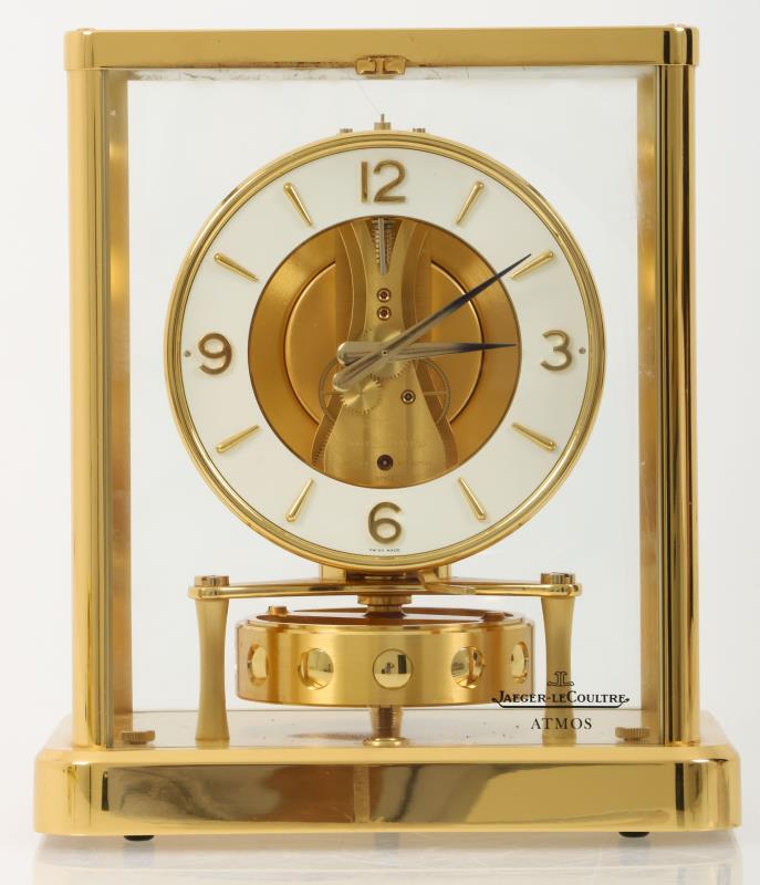 Een Jaeger le Coultre Atmos-tafelklok. 20e eeuw.
