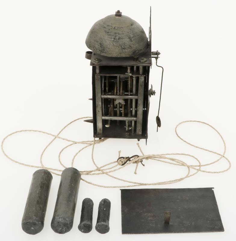 Een Duitse lantaarnklok, ca. 1700.
