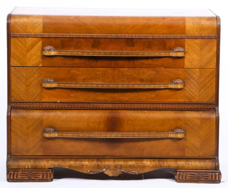 Een Art Deco dressoir, ca. 1930.